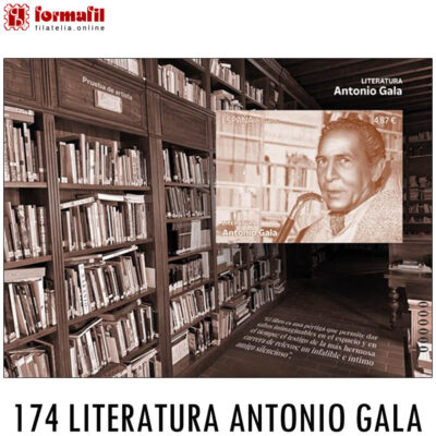 Prueba Oficial de Artista 174. Emisión de la serie Literatura en el año 2024, dedicada a Antonio Gala. Reproduce una imagen del escritor con un fondo de su preciada biblioteca.